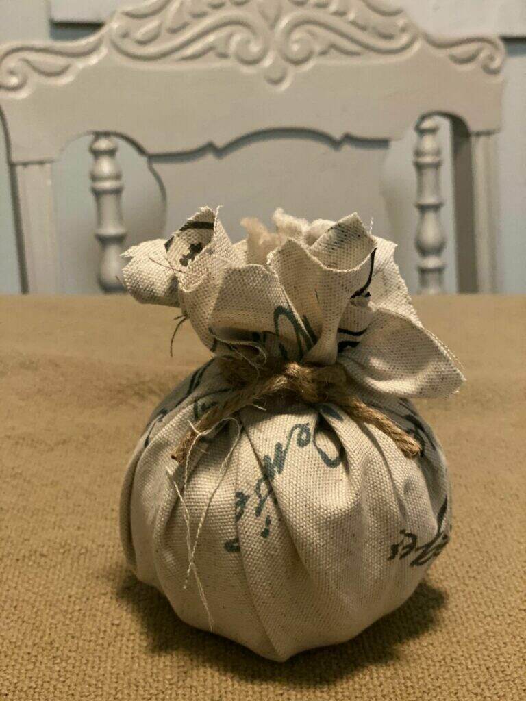 create with cynthia, cynthia nessel, vintage furniture makeovers, diy home decor, fall decor ideas, fall decor, pumpkins, diy fabric pumpkins, fabric pumpkin diy