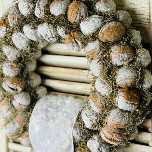 myrustoleum, rustoleumchalkpaint, create with cynthia, cynthia nessel, diy home decor, walnut wreath diy, wreath tutorial, walnut wreath tutorial