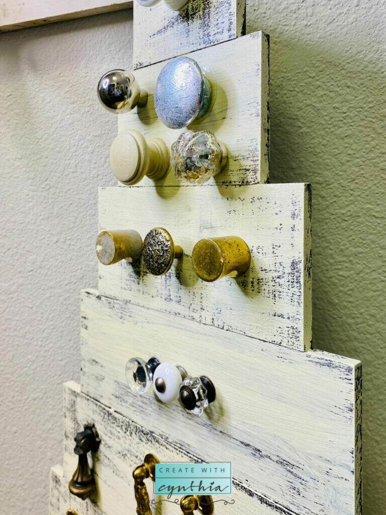 Reclaimed Hardware Christmas Tree, christmas tree, vintage decor, vintage furniture makeover, diy home decor, create with cynthia ,cynthia nessel, reclaimed hardware christmas tree, old knobs christmas tree