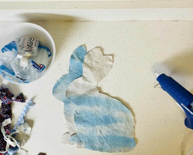 painted drop cloth bunnies, Spring pinterest challenge, drop cloth bunnies, debi’s design diary diy paint, diy paint, clay paint, chalk paint, drop cloth projects, spring decor, spring bunnies, create with cynthia, cynthia nessel,