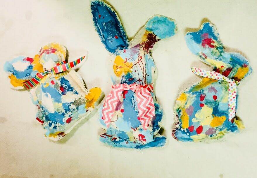 painted drop cloth bunnies, Spring pinterest challenge, drop cloth bunnies, debi’s design diary diy paint, diy paint, clay paint, chalk paint, drop cloth projects, spring decor, spring bunnies, create with cynthia, cynthia nessel,