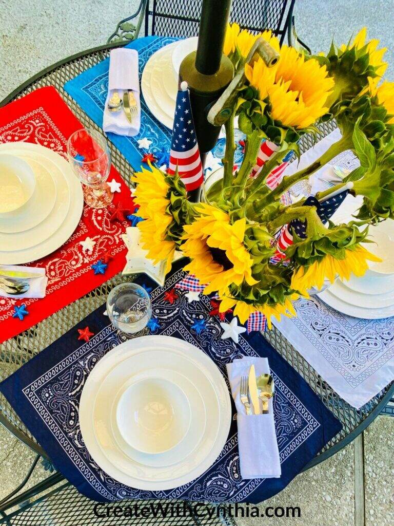 Tabelsetting with Bandanas celebrating red, white and blue.